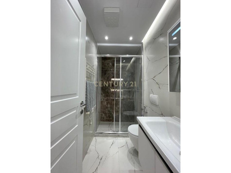 Tirane, jap me qera apartament 1+1 Kati 1, 55 m² 600 € (rruga irfan tomini)
