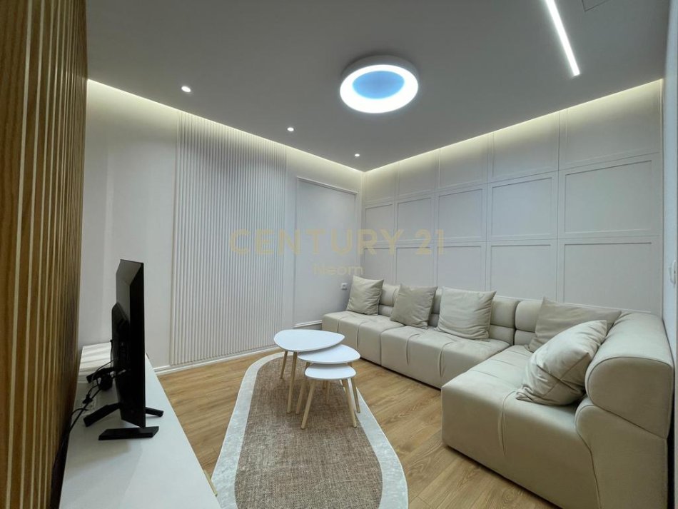 Tirane, jepet me qera apartament 1+1 Kati 1, 55 m² 600 € (tirana e re)