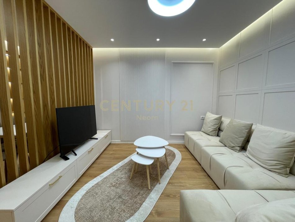 Tirane, jepet me qera apartament 1+1 Kati 1, 55 m² 600 € (tirana e re)