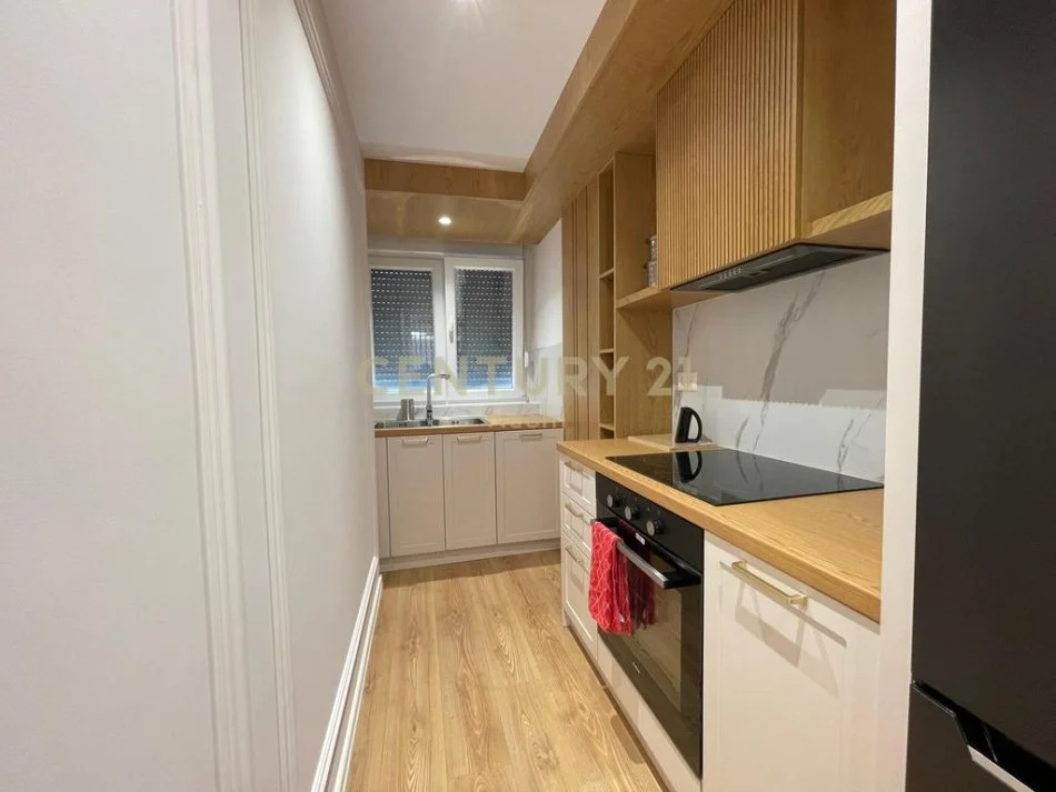 Tirane, jepet me qera apartament 1+1 Kati 1, 55 m² 600 € (tirana e re)