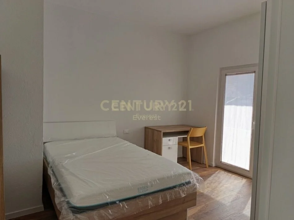 Tirane, jepet me qera apartament 2+1 Kati 2, 116 m² 800 € (Selvia)