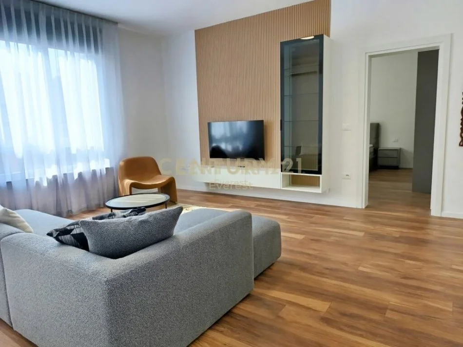 Tirane, jepet me qera apartament 2+1 Kati 2, 116 m² 800 € (Selvia)