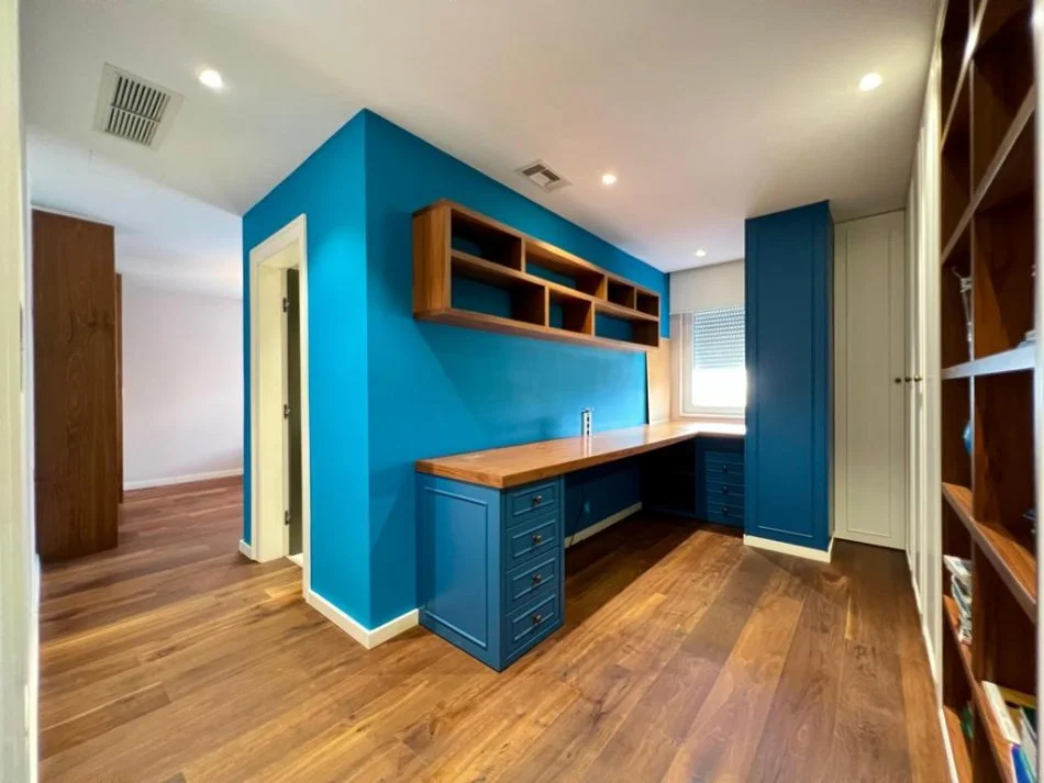 Tirane, jap me qera apartament 2+1+2 ME 2 POSTE PARKIMI , 193 m² 1.500 € (KOPSHTI BOTANIK)