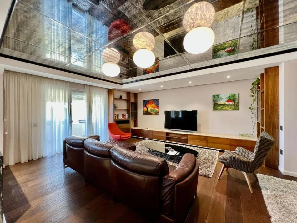 Tirane, jap me qera apartament 2+1+2 ME 2 POSTE PARKIMI , 193 m² 1.500 € (KOPSHTI BOTANIK)