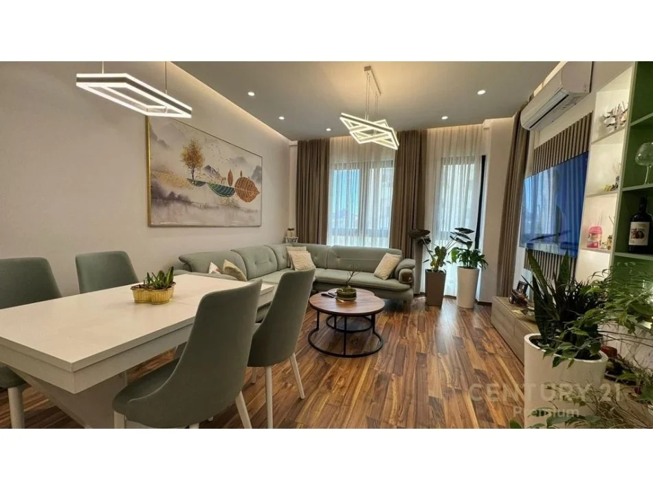 Tirane, jepet me qera apartament 1+1 Kati 2, 64 m² 800 € (Square21)