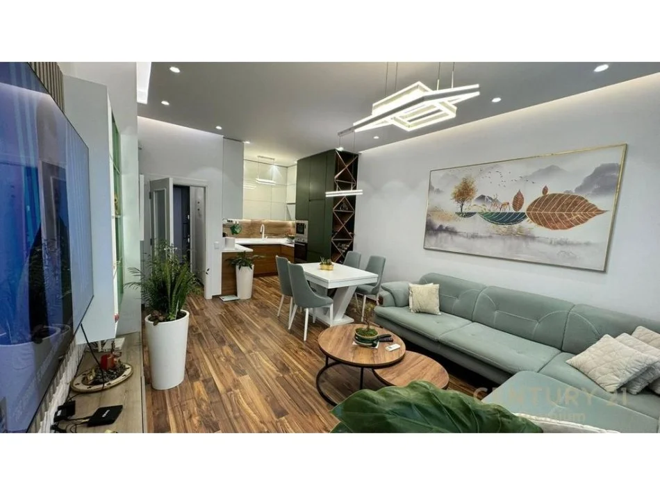 Tirane, jepet me qera apartament 1+1 Kati 2, 64 m² 800 € (Square21)