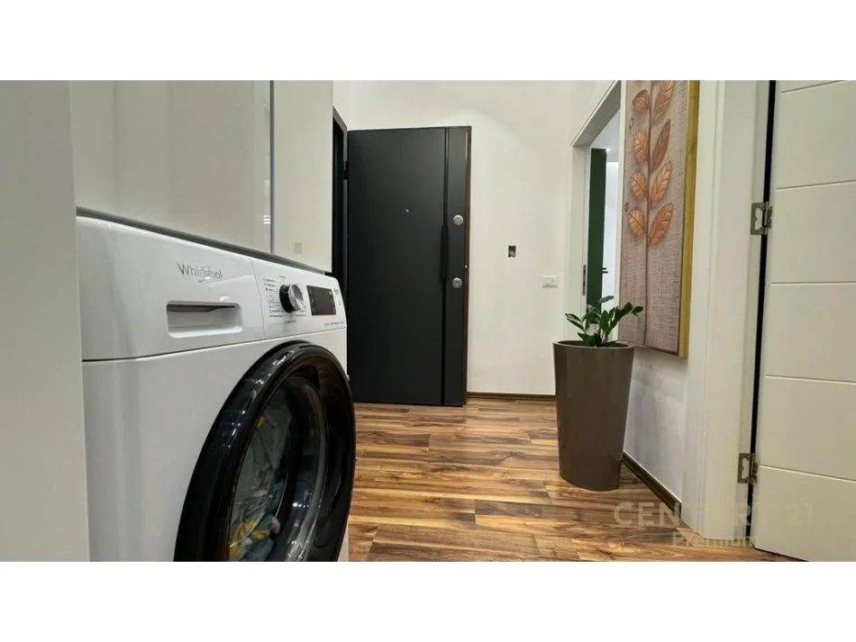 Tirane, jap me qera apartament 1+1+Ballkon , 64 m² 800 € (SQUARE 21. RRUGA E KAVAJES)