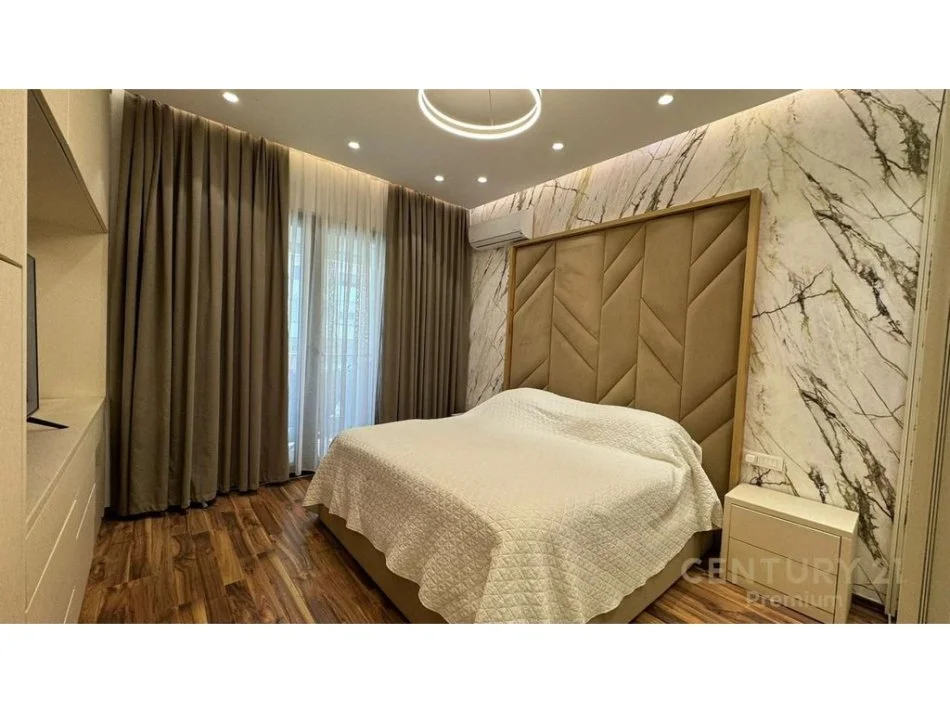 Tirane, jap me qera apartament 1+1+Ballkon , 64 m² 800 € (SQUARE 21. RRUGA E KAVAJES)