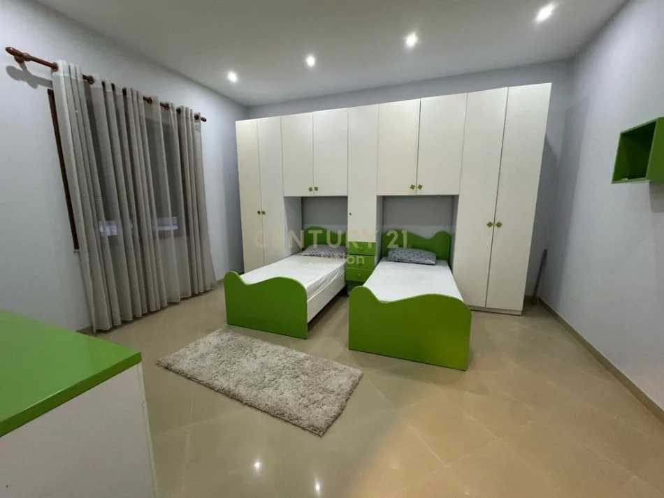 Tirane, jepet me qera apartament 2+1 Kati 3, 100 m² 450 € (rruga tre deshmoret)