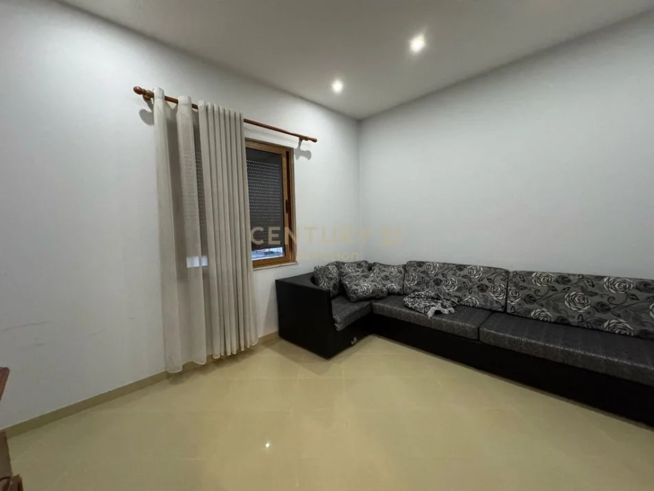 Tirane, jepet me qera apartament 2+1 Kati 3, 100 m² 450 € (rruga tre deshmoret)