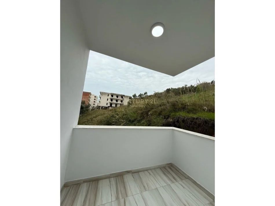 Durres, shitet apartament 1+1 Kati 2, 73 m² 79.000 € (Shkembi i Kavajes)