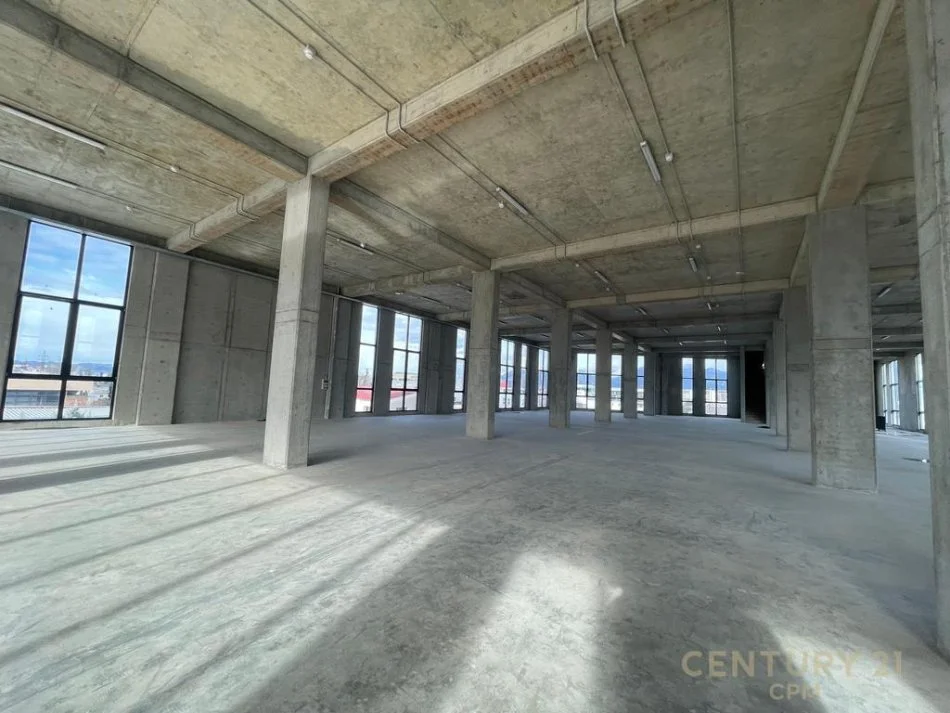 Tirane, shes , 4.612 m² 5.500.000 € (Mëzezë, Kashar)