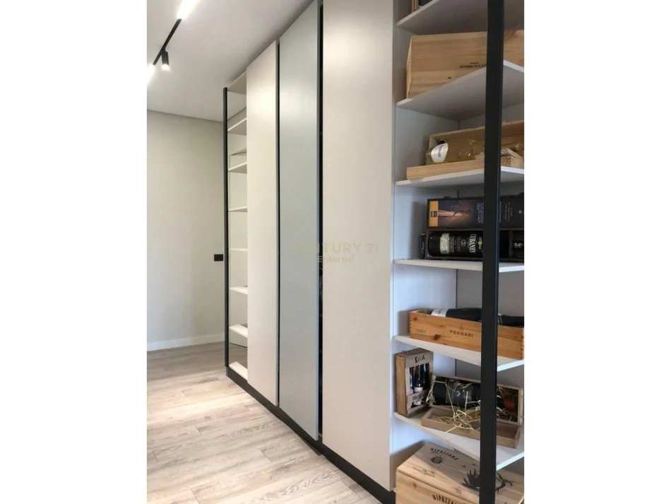 Tirane, jepet me qera apartament 2+1+Ballkon Kati 2, 144 m² 1.400 € (TEG)