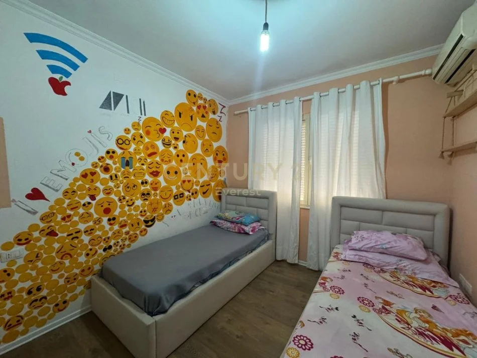 Tirane, jepet me qera apartament 2+1 Kati 4, 90 m² 400 € (FRESKU)