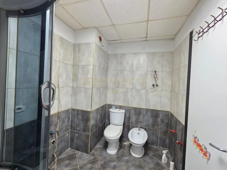 Tirane, shitet apartament Kati 1, 120 m² 140.000 € 