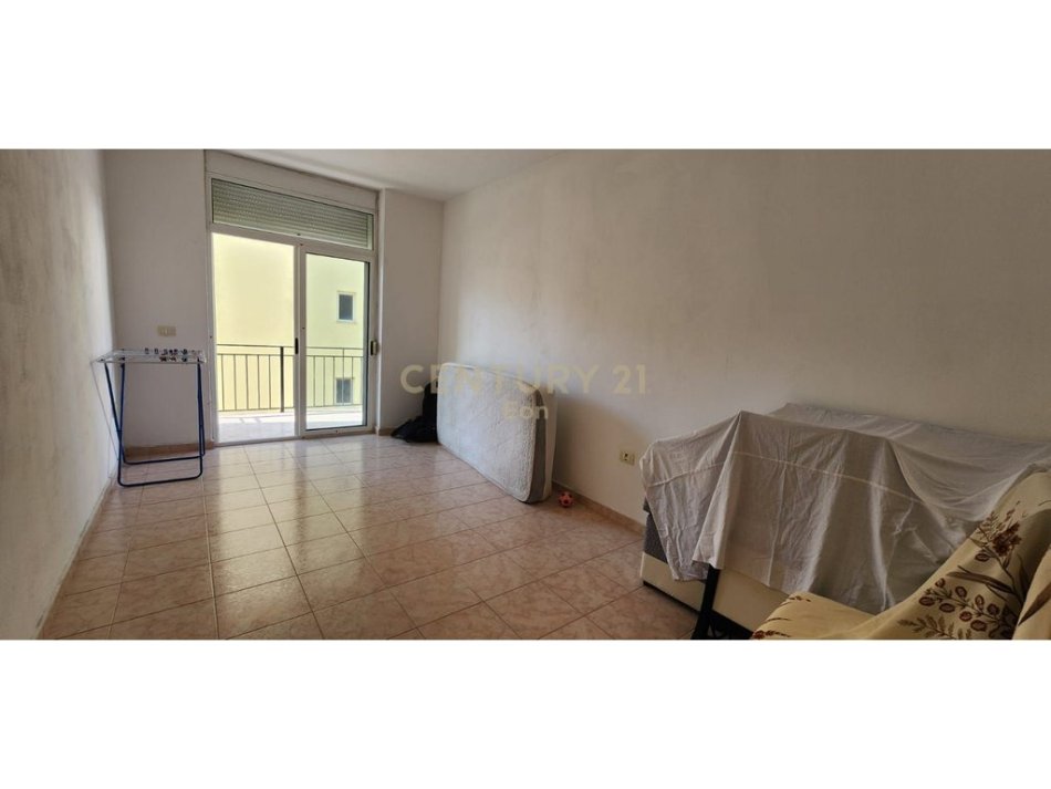 Durres, shitet apartament 3+1 Kati 7, 103 m² 120.000 € (Plazh Lagja 13)