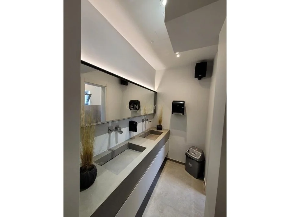 Tirane, shitet lokal Kati 0, 76 m² 350.000 € (Ali Demi)