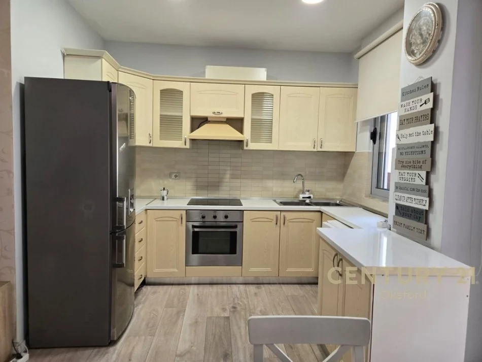 Tirane, jap me qera apartament 2+1+2+POST PARKIMI+Ballkon , 101 m² 750 € (LIQENI I THATE)