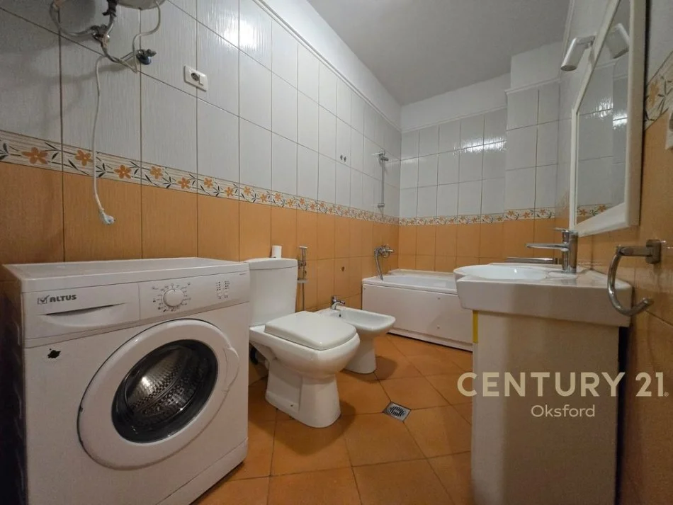 Tirane, jap me qera apartament 2+1+2+POST PARKIMI+Ballkon , 101 m² 750 € (LIQENI I THATE)