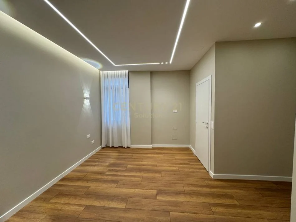 Tirane, shitet apartament Kati 4, 61 m² 135.000 € 