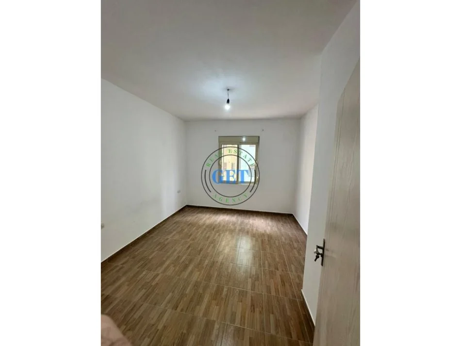 Durres, shitet apartament 2+1 Kati 5, 116 m² 135.000 € (Ish Rajoni I Policise)