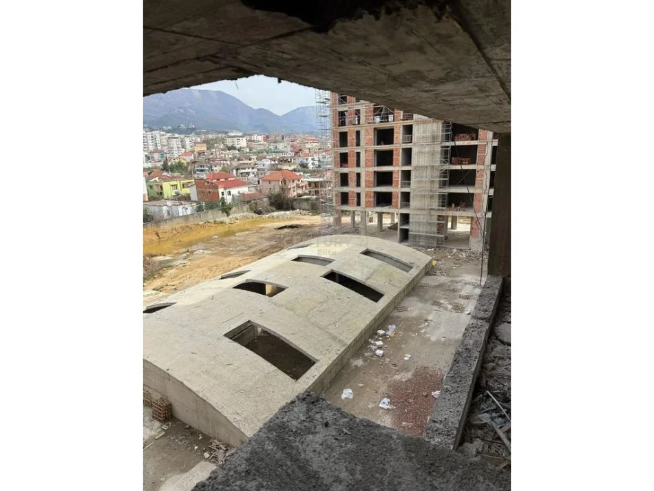 Tirane, shitet apartament 3+1 Kati 4, 127 m² 240.000 € (Porcelan)