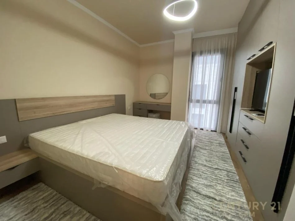 Tirane, jap me qera apartament 1+1+POST PARKIMI, 68 m² 1.000 € (LIQENI I THATE)