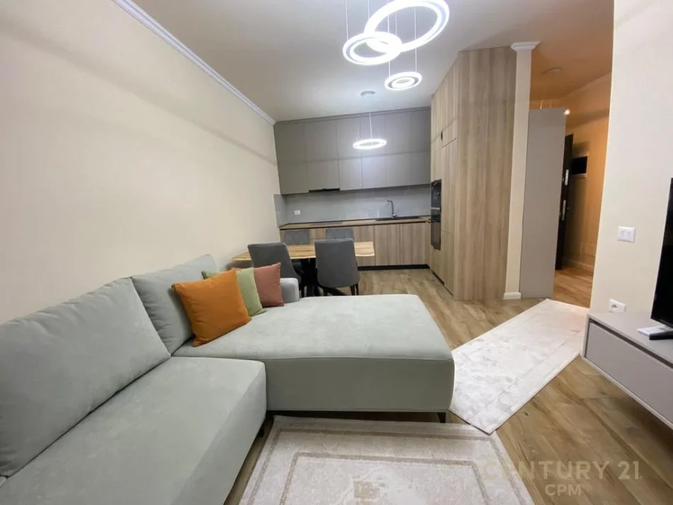 Tirane, jap me qera apartament 1+1+POST PARKIMI, 68 m² 1.000 € (LIQENI I THATE)