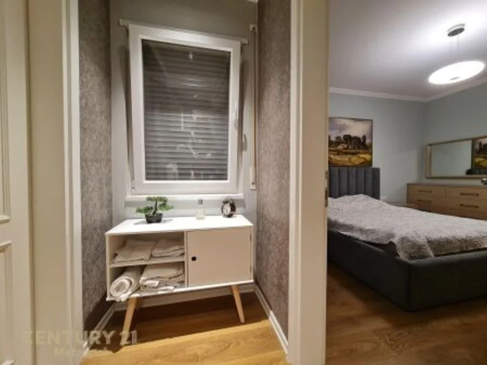 Tirane, jepet me qera apartament 1+1+Ballkon Kati 2, 75 m² 700 € (SUNRISE RESIDENCE)