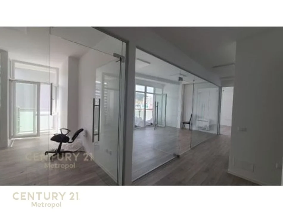 Tirane, jap me qera zyre , 126 m² 1.300 € (KOMUNA E PARISIT, KIKA 2)