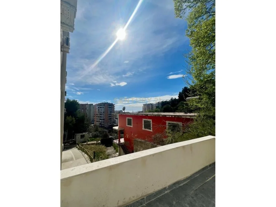 Durres, shitet apartament 1+1+Ballkon Kati 2, 72 m² 140.000 € (VOLLGA)