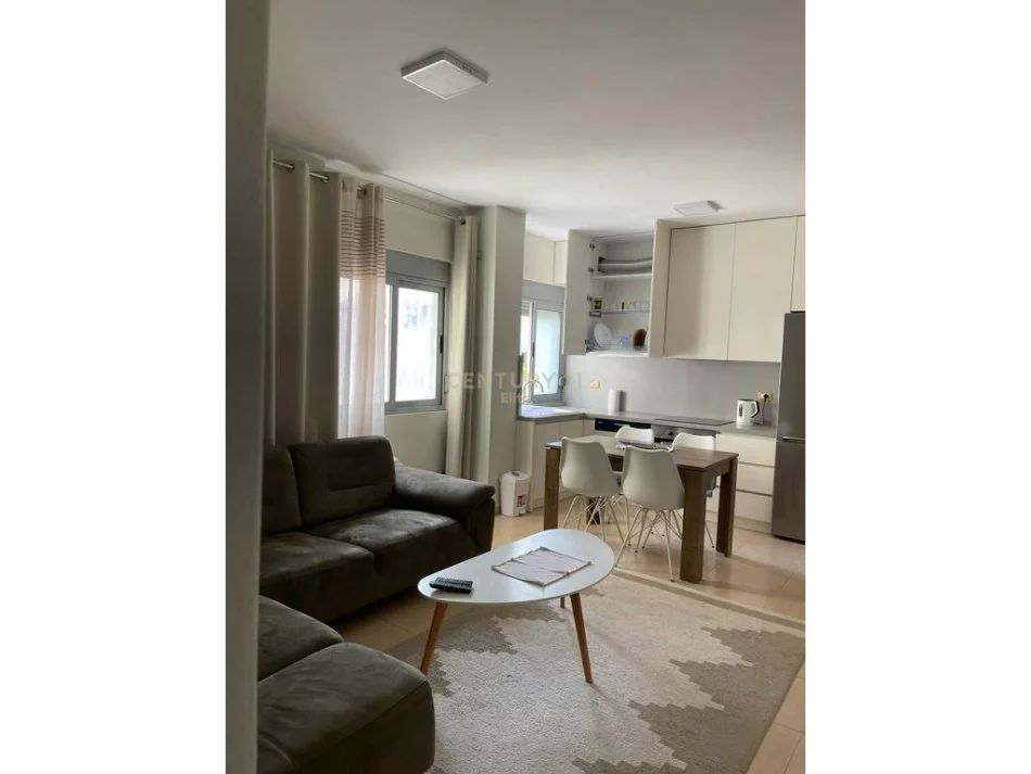Tirane, jepet me qera apartament 1+1 Kati 1, 56 m² 550 € (Prokuroria e Tiranes)