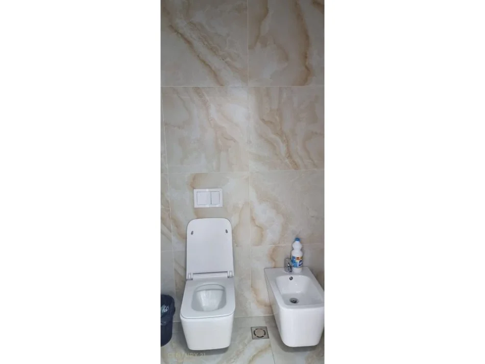 Tirane, jap me qera zyre , 126 m² 1.300 € (KOMUNA E PARISIT, KIKA 2)