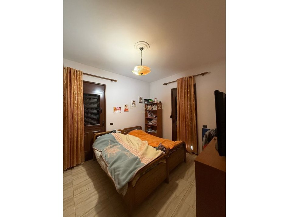 Tirane, jepet me qera apartament 2+1 Kati 1, 100 m² 550 € (Kodra e Priftit ENT111763)