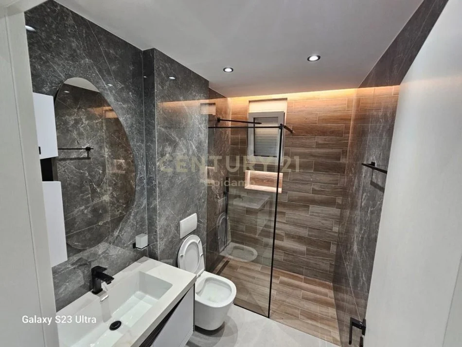 Durres, jepet me qera apartament 2+1 Kati 0, 60 m² 400 € (ish kenete)