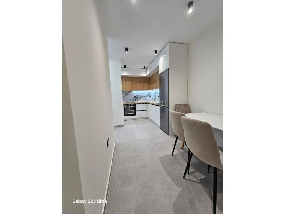 Durres, jepet me qera apartament 2+1 Kati 0, 60 m² 400 € (ish kenete)