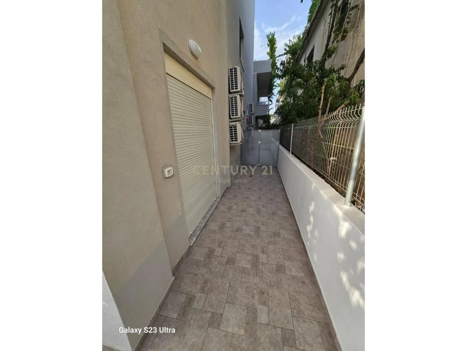 Durres, jepet me qera apartament 2+1 Kati 0, 60 m² 400 € (ish kenete)