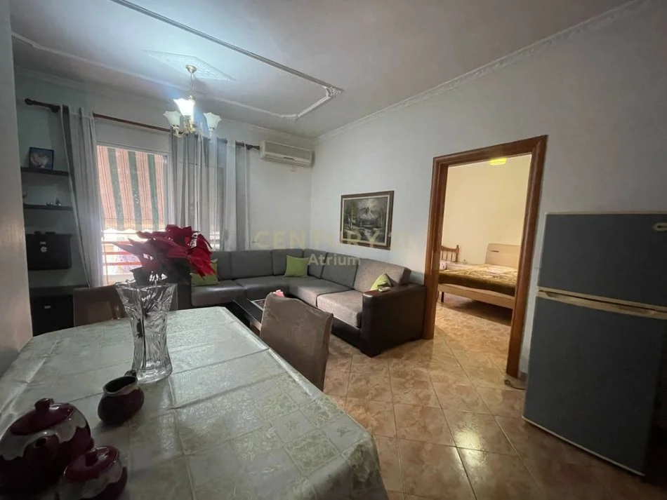 Tirane, jepet me qera apartament Kati 2, 70 m² 450 € 