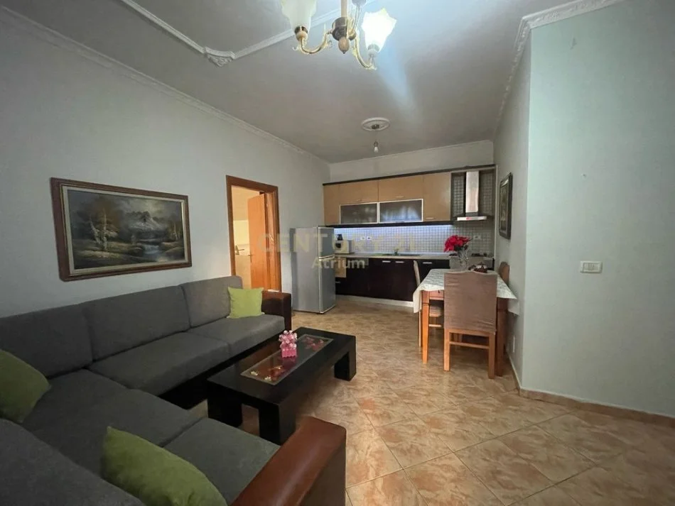 Tirane, jepet me qera apartament Kati 2, 70 m² 450 € 