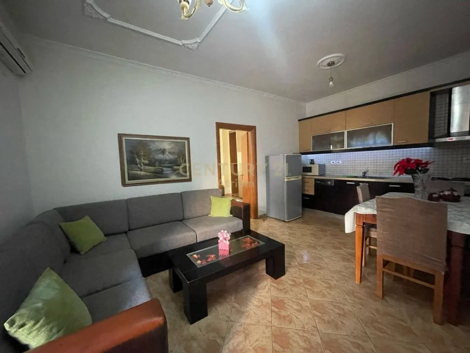 Tirane, jepet me qera apartament Kati 2, 70 m² 450 € 