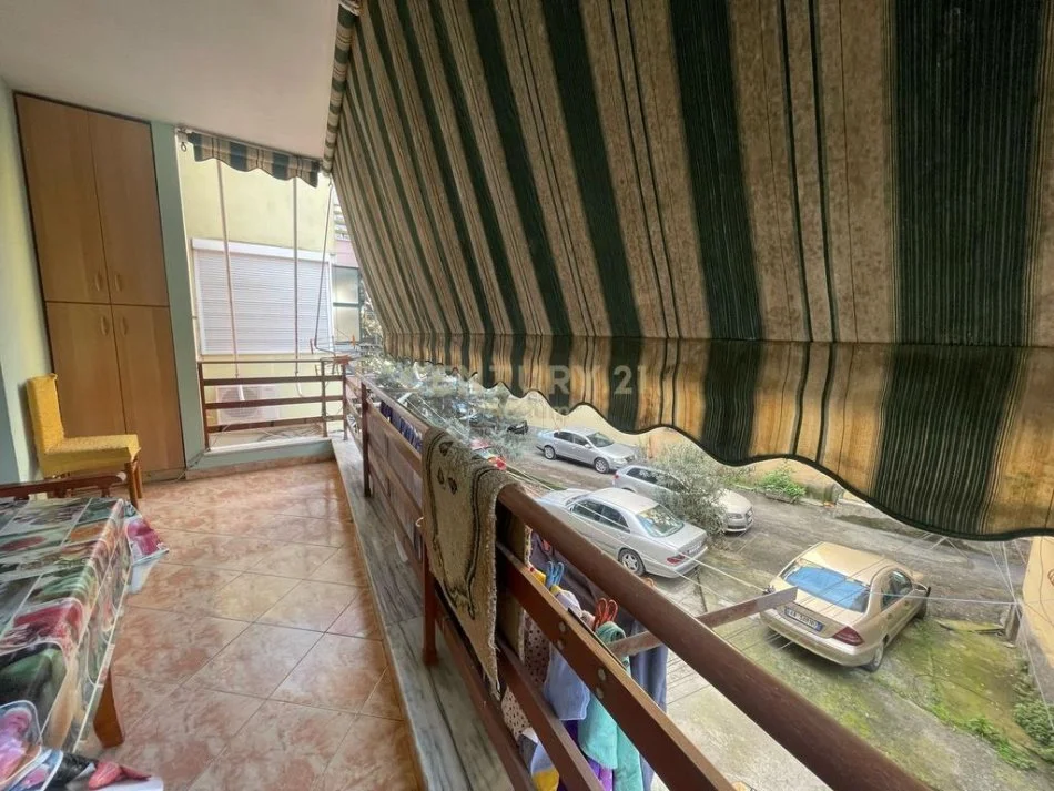 Tirane, jepet me qera apartament Kati 2, 70 m² 450 € 