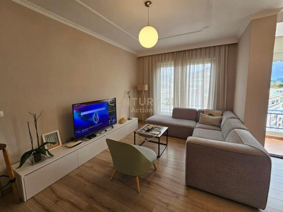 Tirane, jap me qera apartament 2+1+Ballkon , 92 m² 1.350 € (Liqeni i Tiranes)