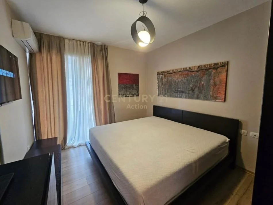 Tirane, jap me qera apartament 2+1+Ballkon , 92 m² 1.350 € (Liqeni i Tiranes)
