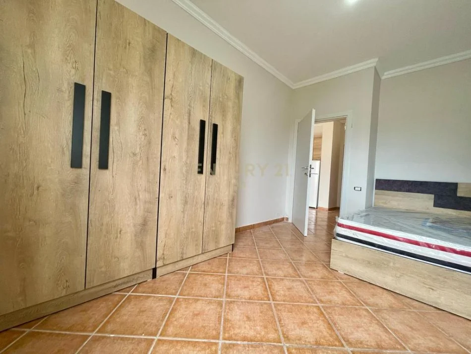 Durres, shitet apartament 1+1+Ballkon Kati 4, 65 m² 65.000 € (shkembi i kavajes)