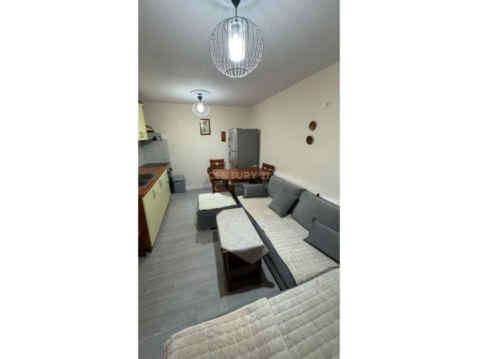 Tirane, jepet me qera apartament Kati 1, 51 m² 400 € (rajoni numer 4)