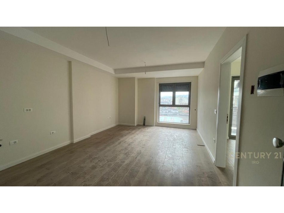 Tirane, shitet apartament 1+1 Kati 6, 56 m² 140.000 € (Shkolla e Kuqe IRG111827)
