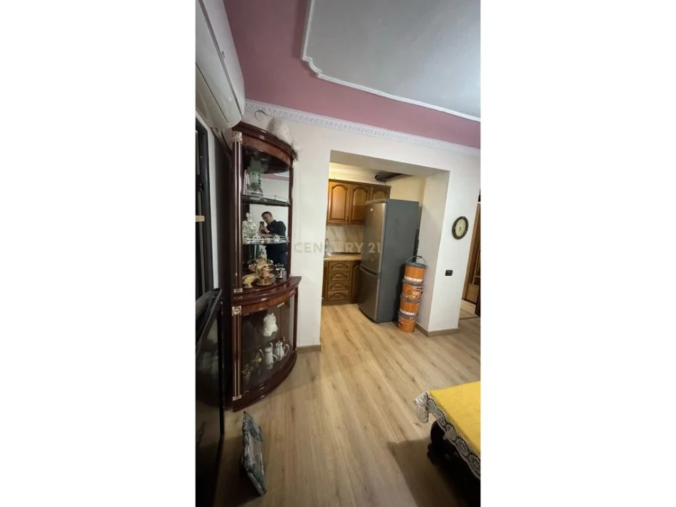 Tirane, jepet me qera apartament 1+1 Kati 1, 75 m² 500 € (rajoni numer 4)