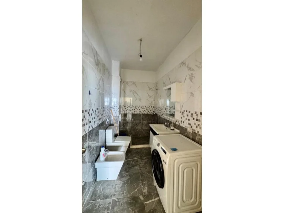 Tirane, shes apartament 2+1+2 , 147 m² 205.000 € (Kopshti Botanik Zoologjik)