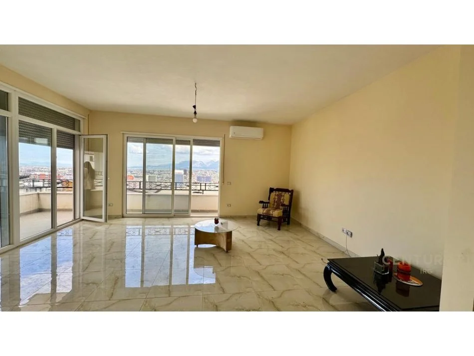 Tirane, shes apartament 2+1+2 , 147 m² 205.000 € (Kopshti Botanik Zoologjik)
