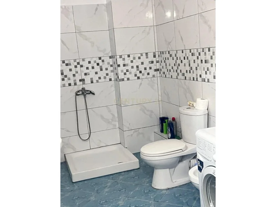 Durres, jepet me qera apartament 2+1 , 350 € (plazh durres)